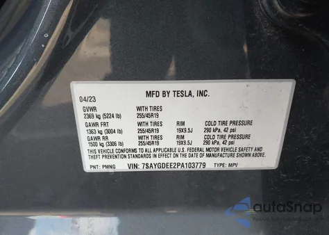 2023 Tesla Model Y Awd/Long Range Dual Motor All-Wheel Drive z USA, uszkodzony, nr VIN 7SAYGDEE2PA103779